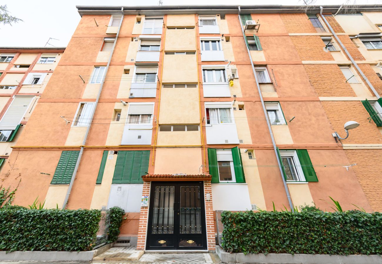 Apartamento en Madrid - M (AMU373D) Amplio piso de 3 habitaciones