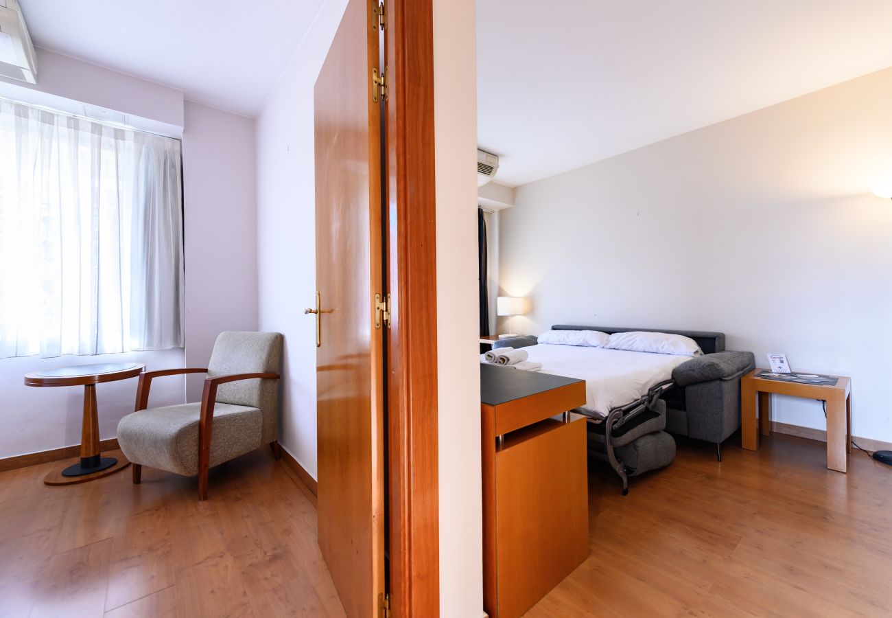 Apartamento en Madrid - M (MLE16A2320) Amplio piso 1 dormitorio en Chamart
