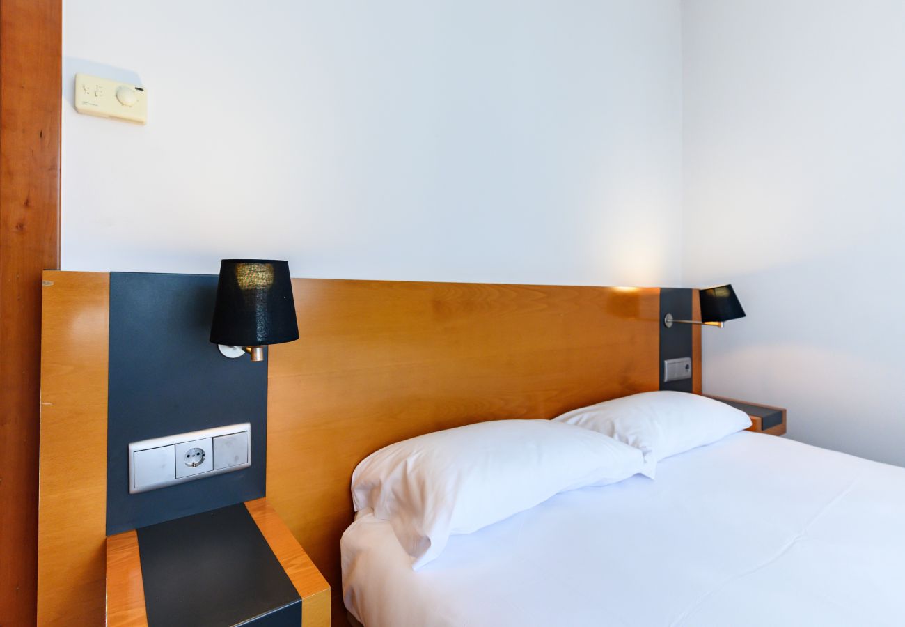 Apartamento en Madrid - M (MLE16A2320) Amplio piso 1 dormitorio en Chamart