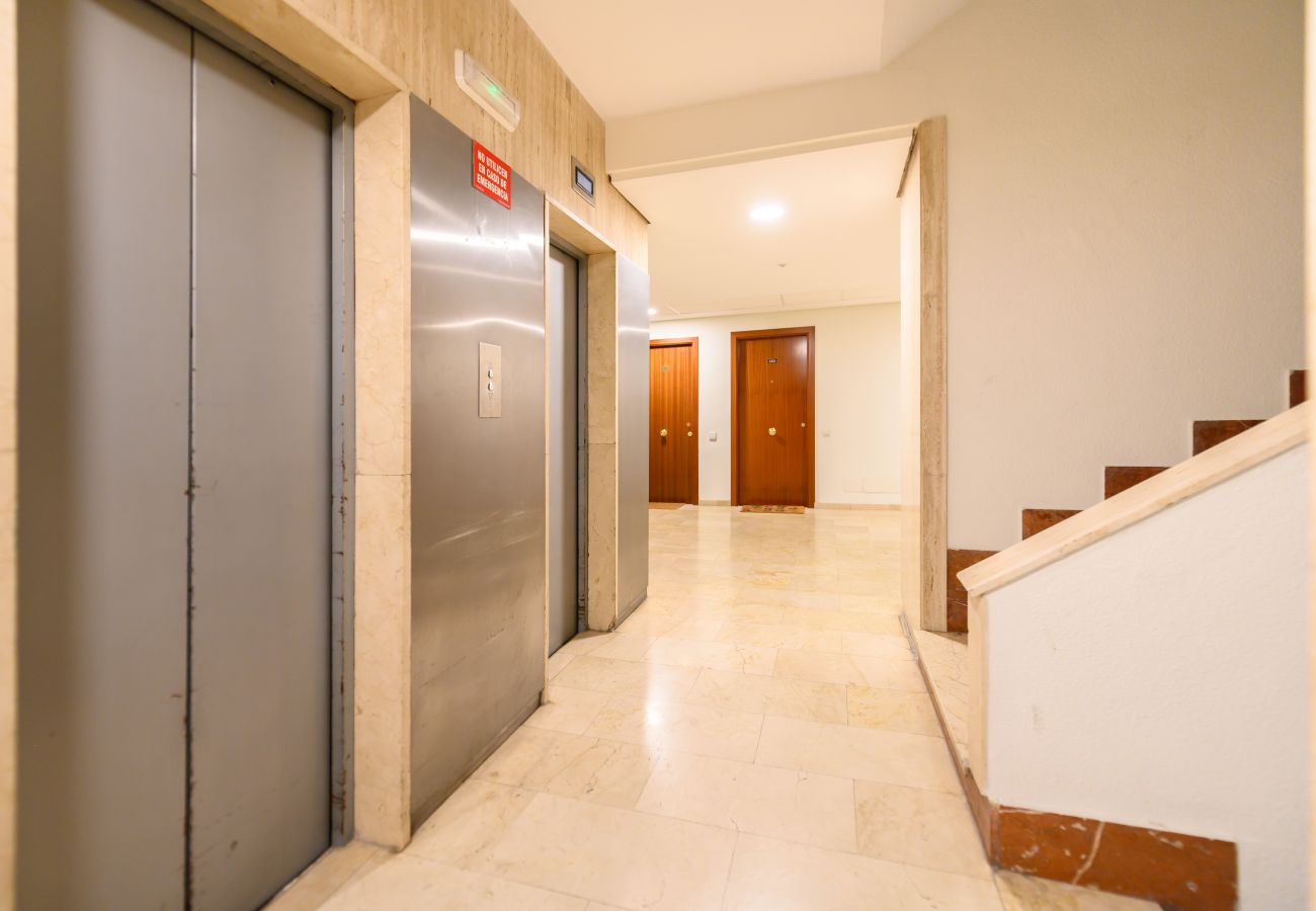 Apartamento en Madrid - M (MLE16A2320) Amplio piso 1 dormitorio en Chamart