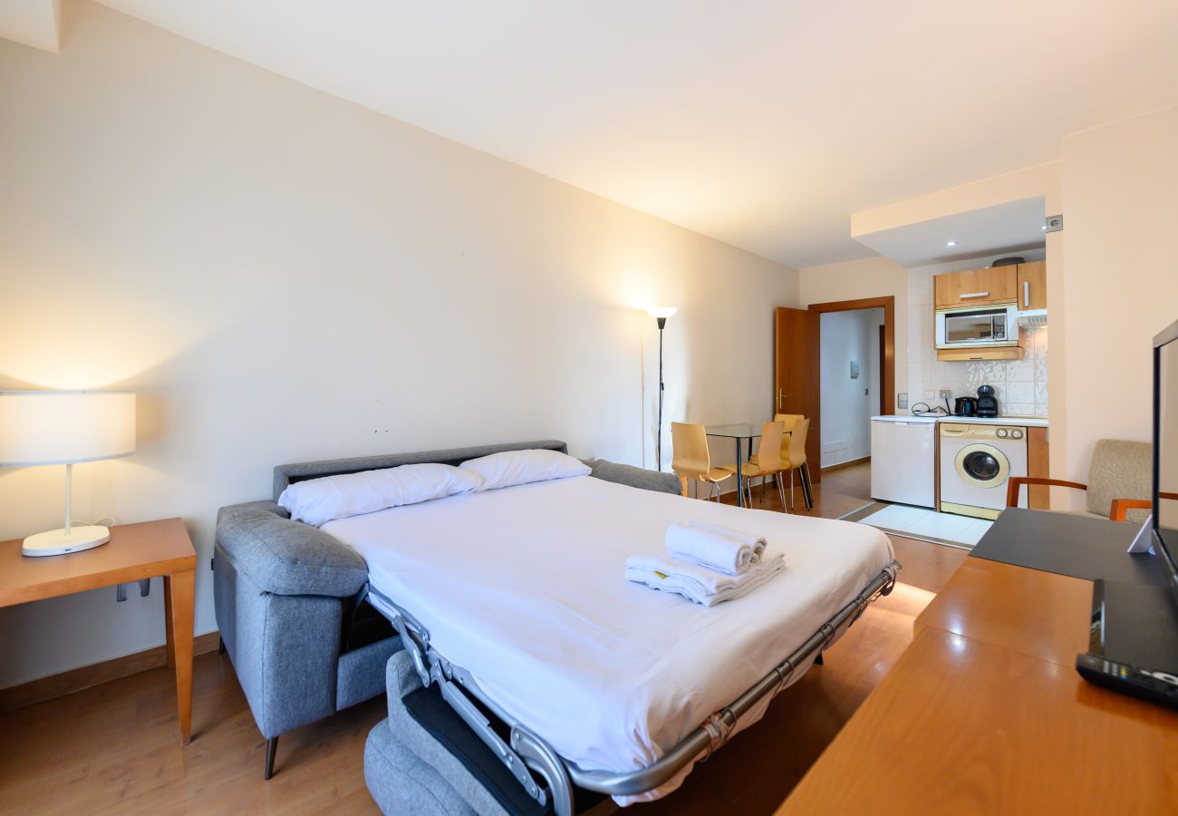 Apartamento en Madrid - M (MLE16A2320) Amplio piso 1 dormitorio en Chamart