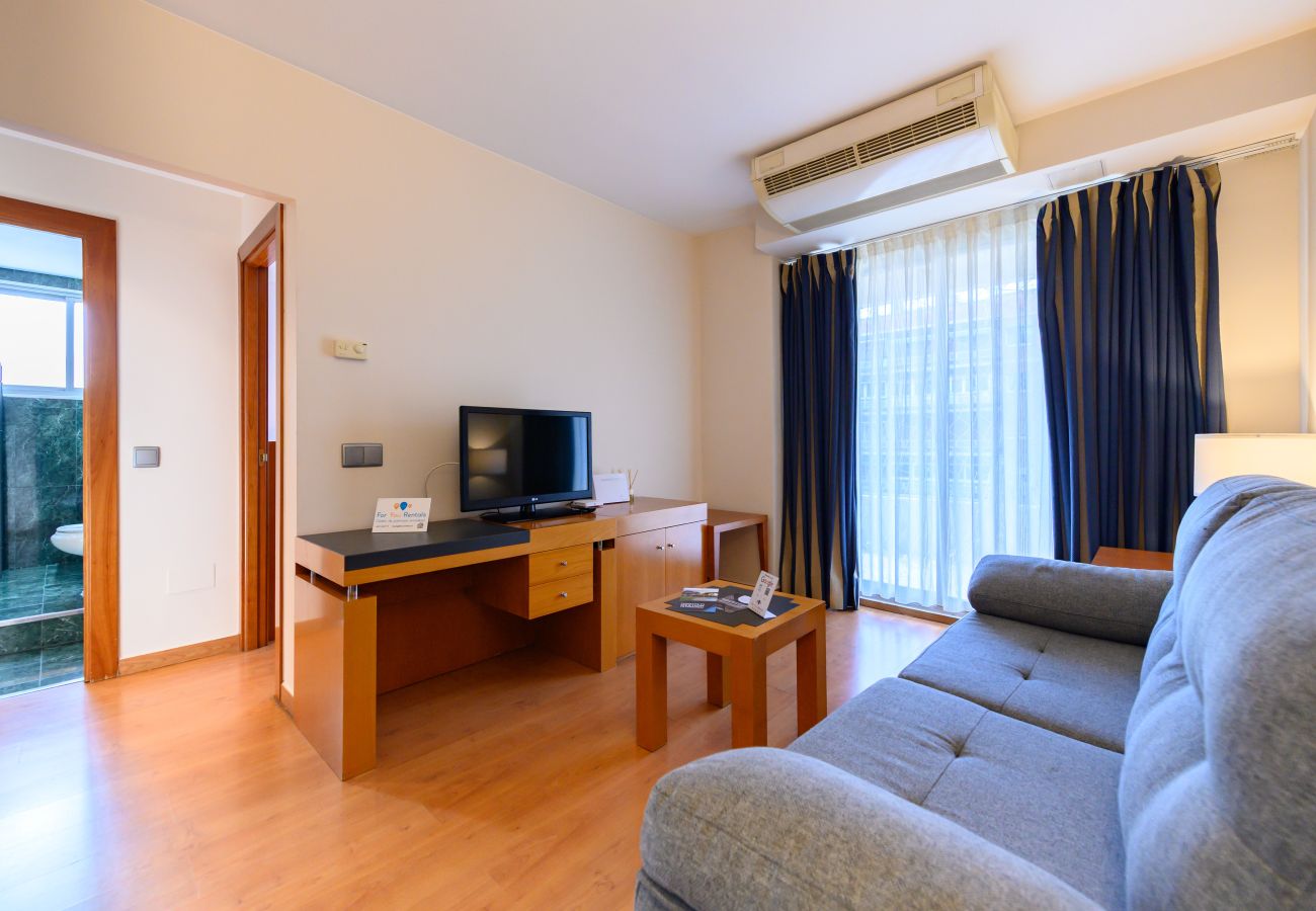 Apartamento en Madrid - M (MLE16A2320) Amplio piso 1 dormitorio en Chamart