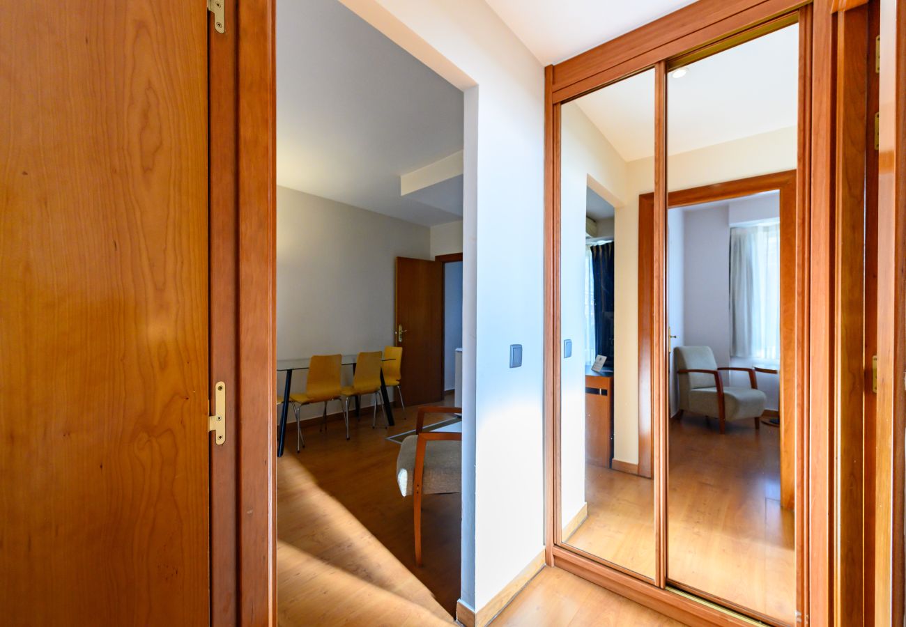 Apartamento en Madrid - M (MLE16A2320) Amplio piso 1 dormitorio en Chamart