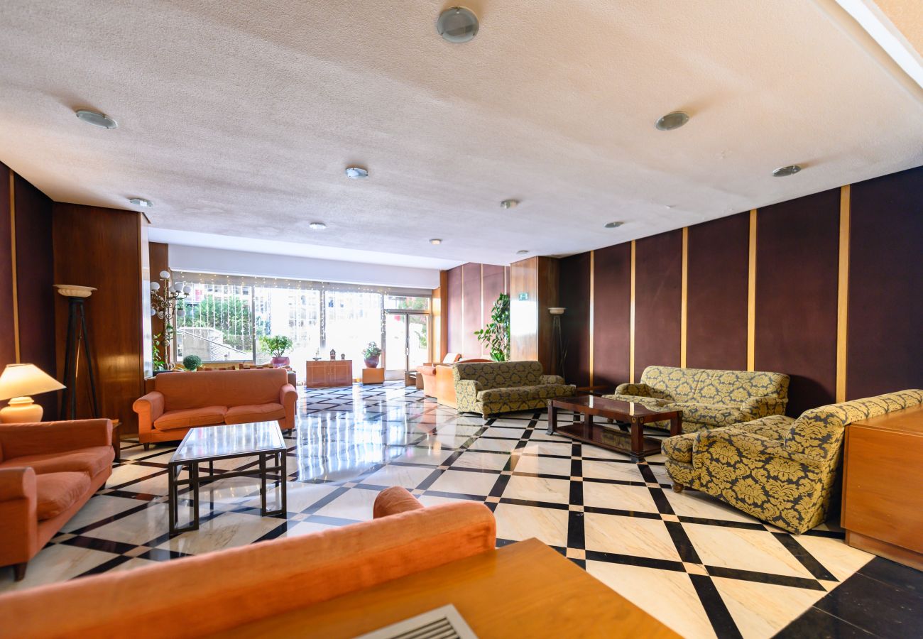 Apartamento en Madrid - M (MLE16A2320) Amplio piso 1 dormitorio en Chamart