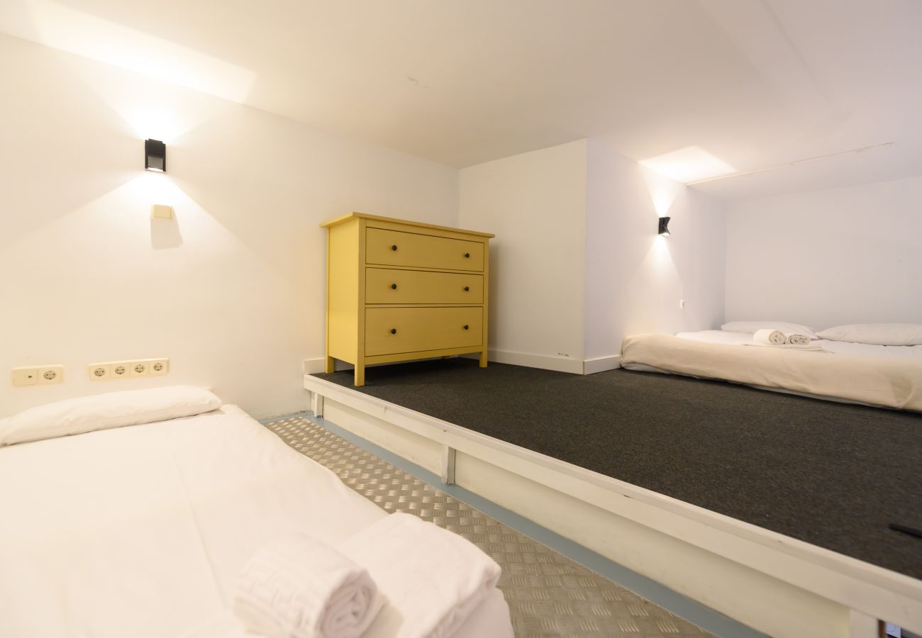 Apartamento en Madrid - M (JJU15503) Dúplex con terraza en Goya