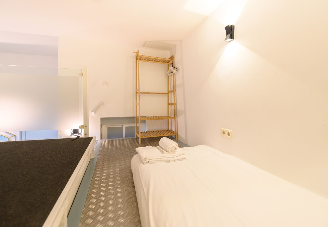 Apartamento en Madrid - M (JJU15503) Dúplex con terraza en Goya