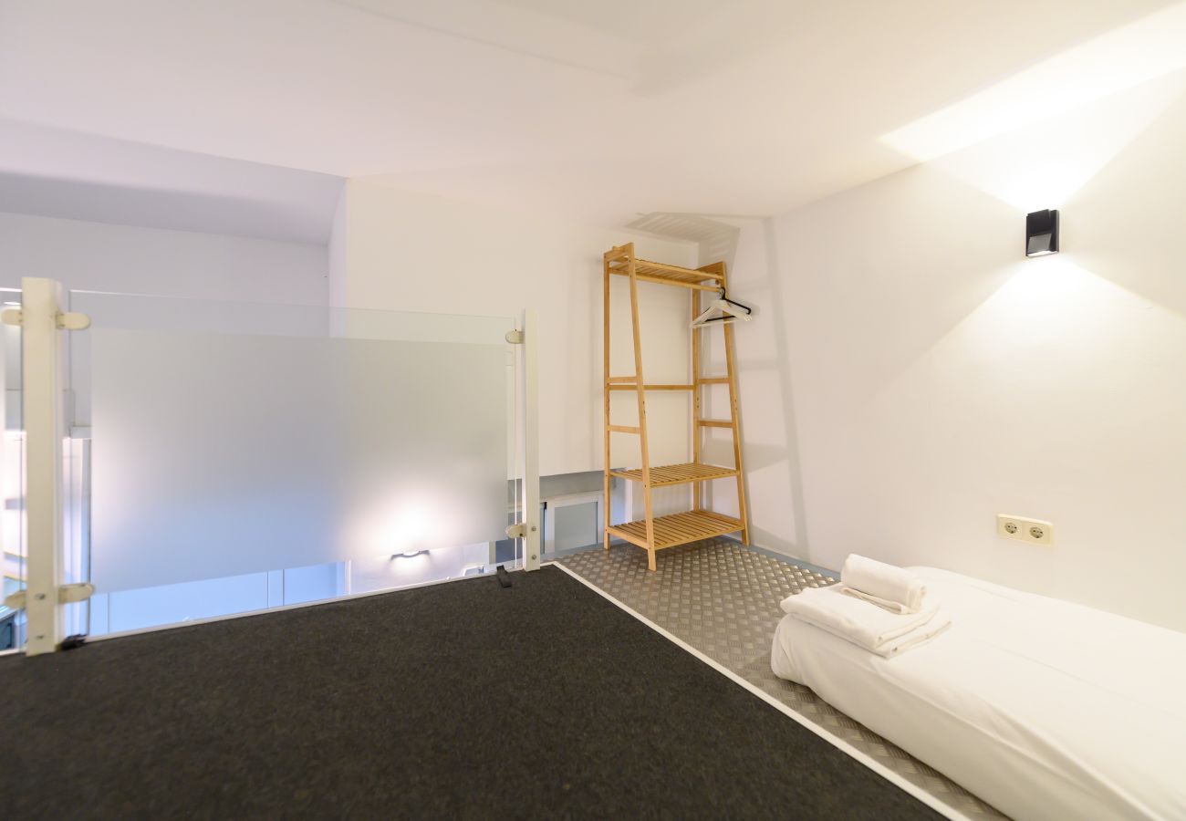 Apartamento en Madrid - M (JJU15503) Dúplex con terraza en Goya