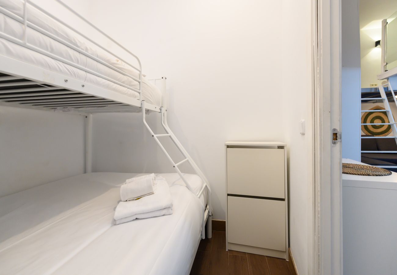 Apartamento en Madrid - M (JJU15503) Dúplex con terraza en Goya
