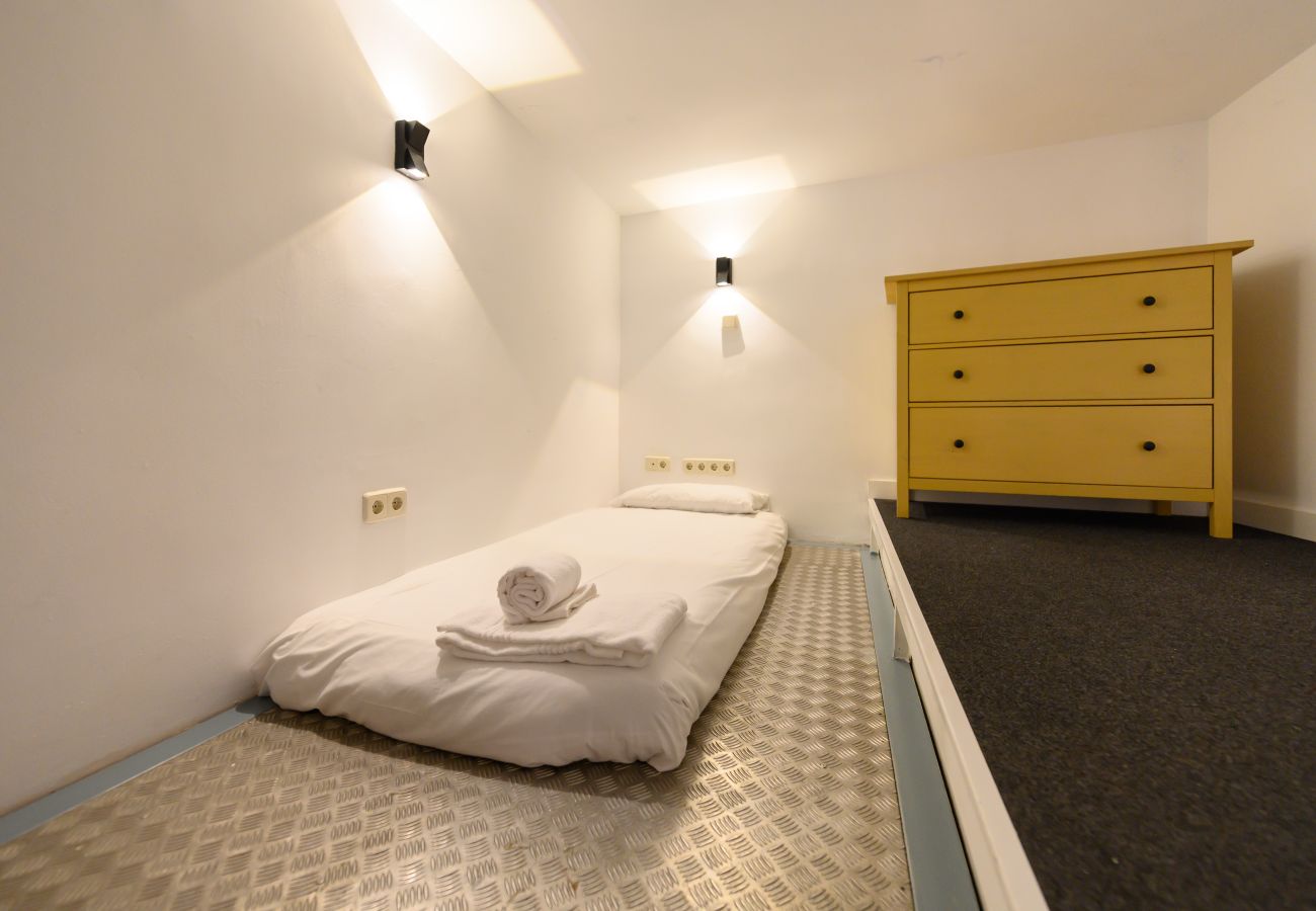 Apartamento en Madrid - M (JJU15503) Dúplex con terraza en Goya