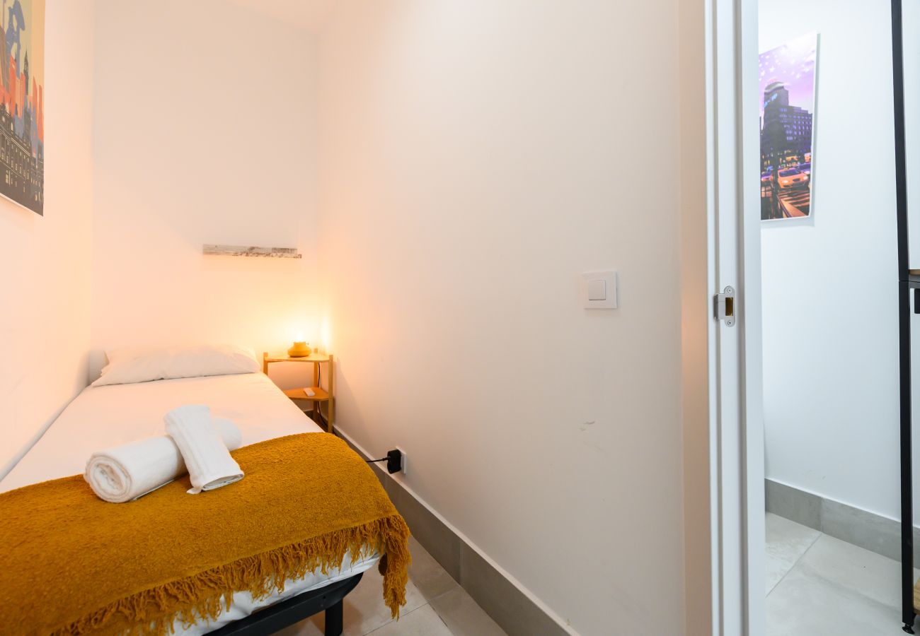 Apartamento en Madrid - M (ROB20E) Acogedor piso en Puente de Vallecas