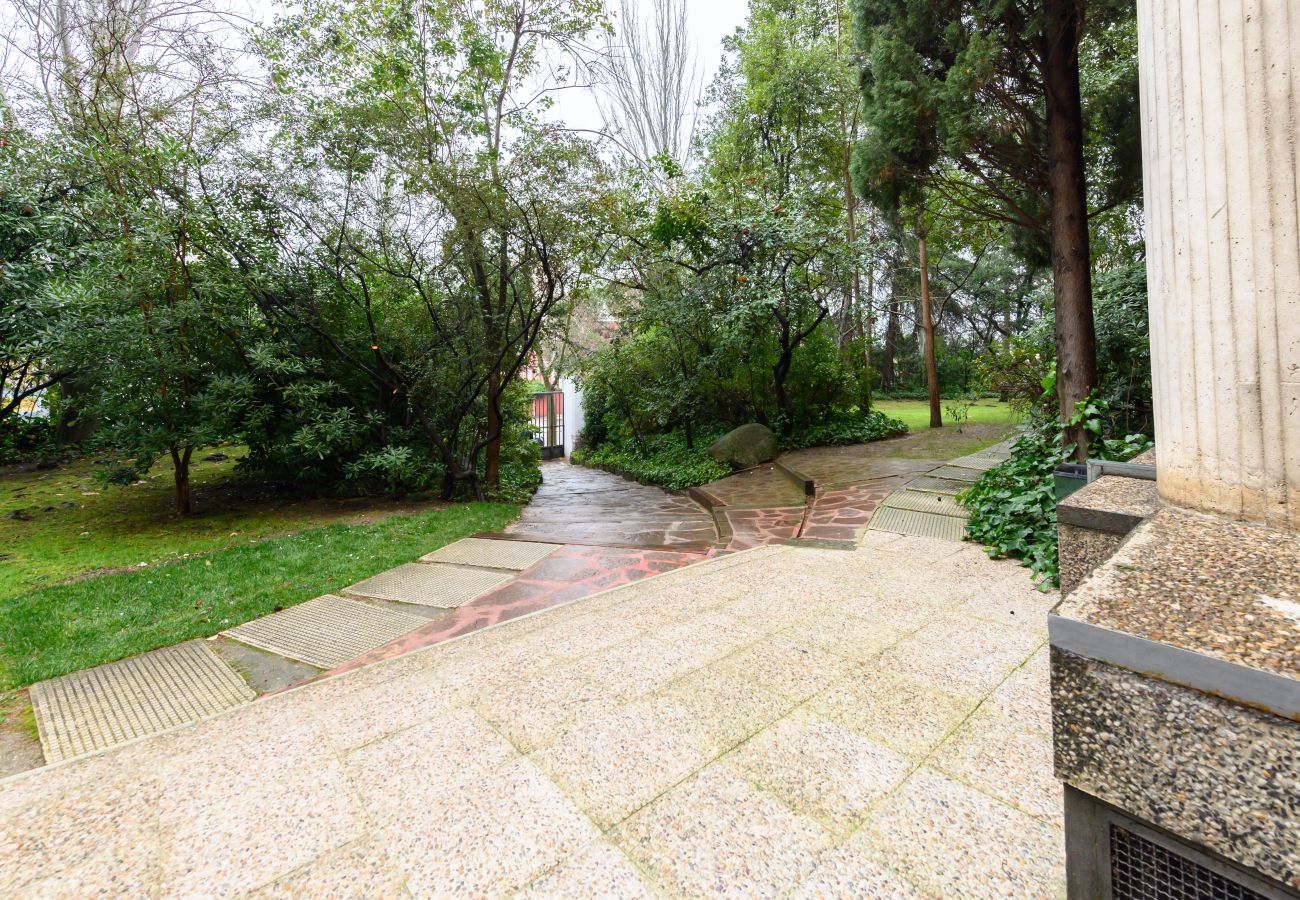 Apartamento en Madrid - M (MOS34D7E) Amplio y elegante piso de dos dormito