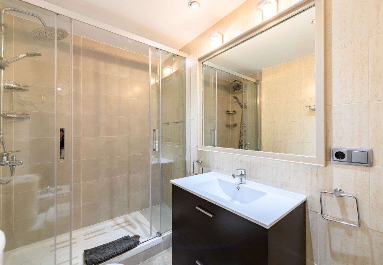 Apartamento en Madrid - M (TAM82D) Amplio piso de 2 dormitorios en Madrid