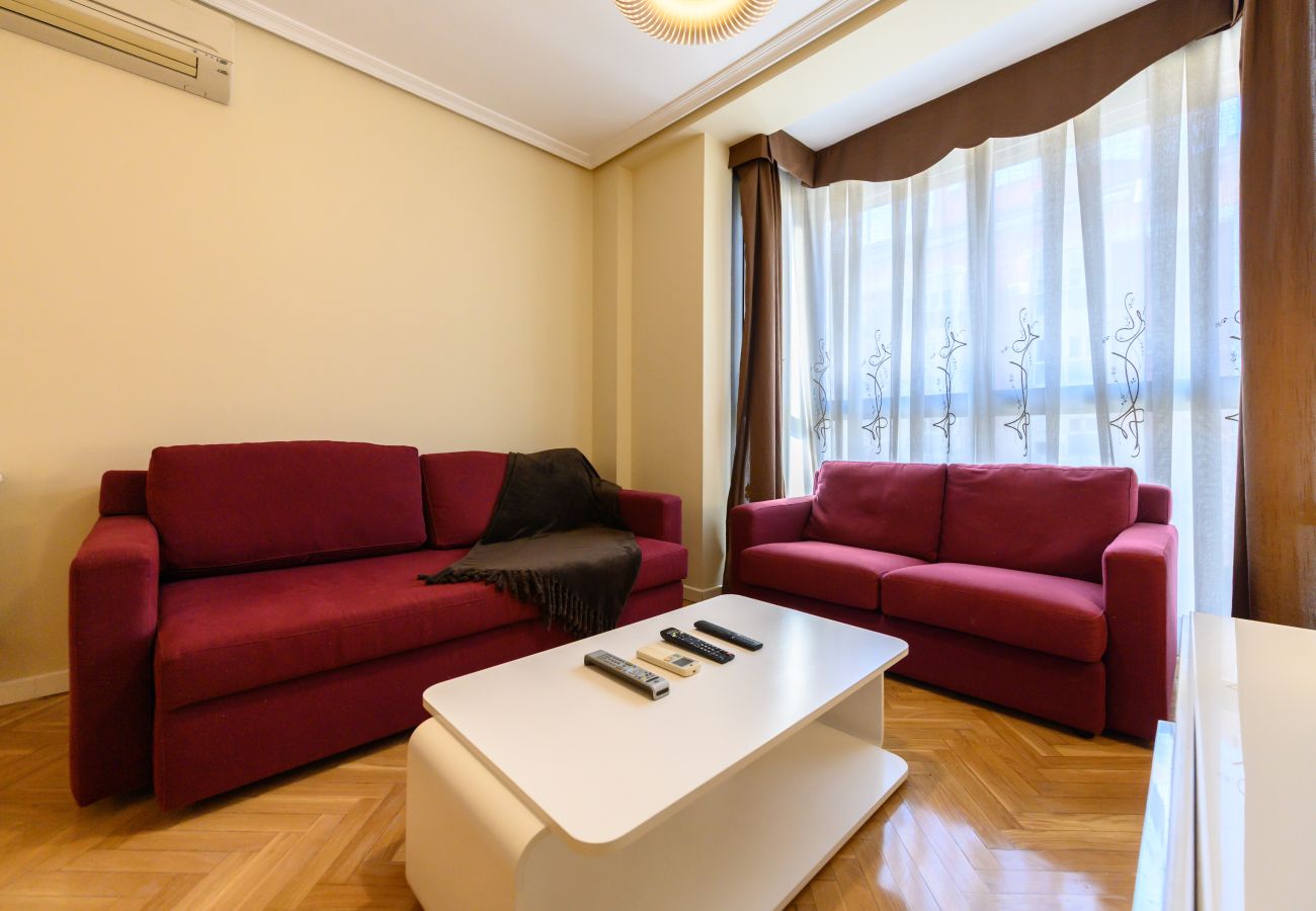 Apartamento en Madrid - M (TAM82D) Amplio piso de 2 dormitorios en Madrid