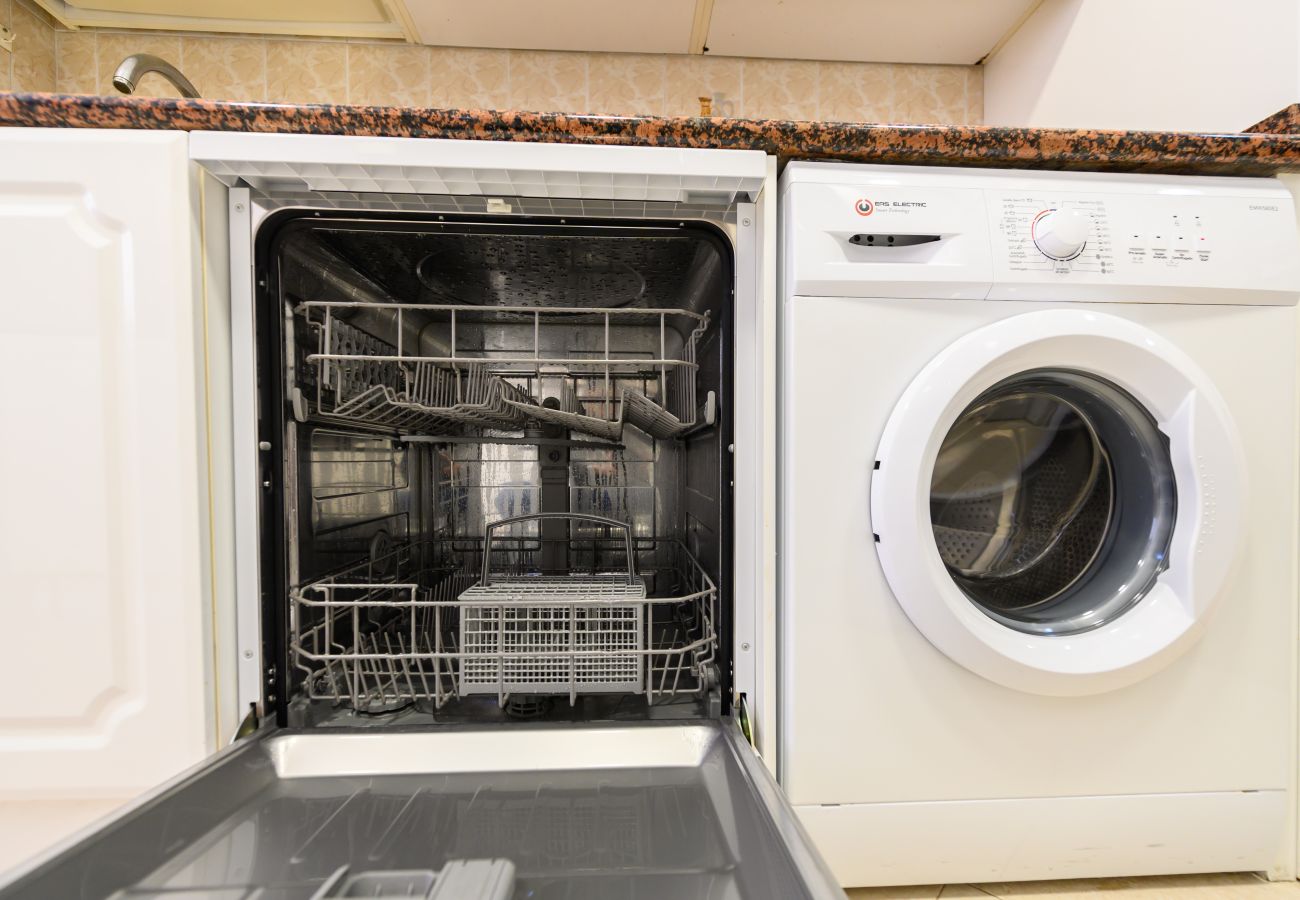 Apartamento en Madrid - M (SVI166B) Amplio y luminoso piso de 3 dormitorio