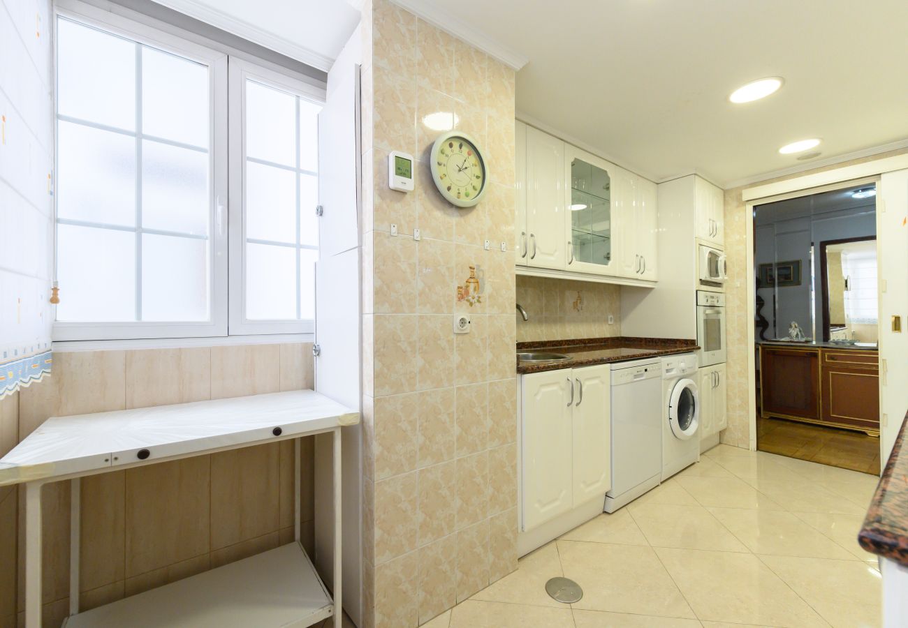 Apartamento en Madrid - M (SVI166B) Amplio y luminoso piso de 3 dormitorio