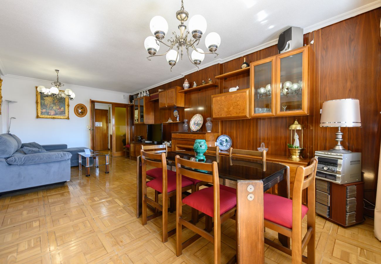 Apartamento en Madrid - M (SVI166B) Amplio y luminoso piso de 3 dormitorio