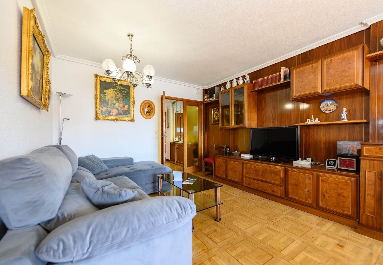 Apartamento en Madrid - M (SVI166B) Amplio y luminoso piso de 3 dormitorio