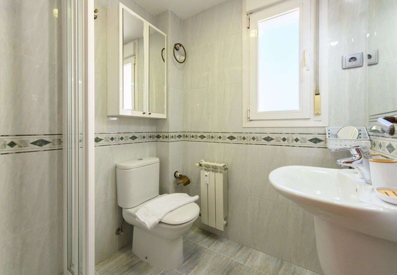 Apartamento en Madrid - M (SVI166B) Amplio y luminoso piso de 3 dormitorio