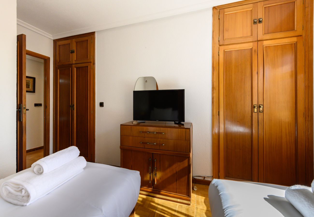 Apartamento en Madrid - M (SVI166B) Amplio y luminoso piso de 3 dormitorio