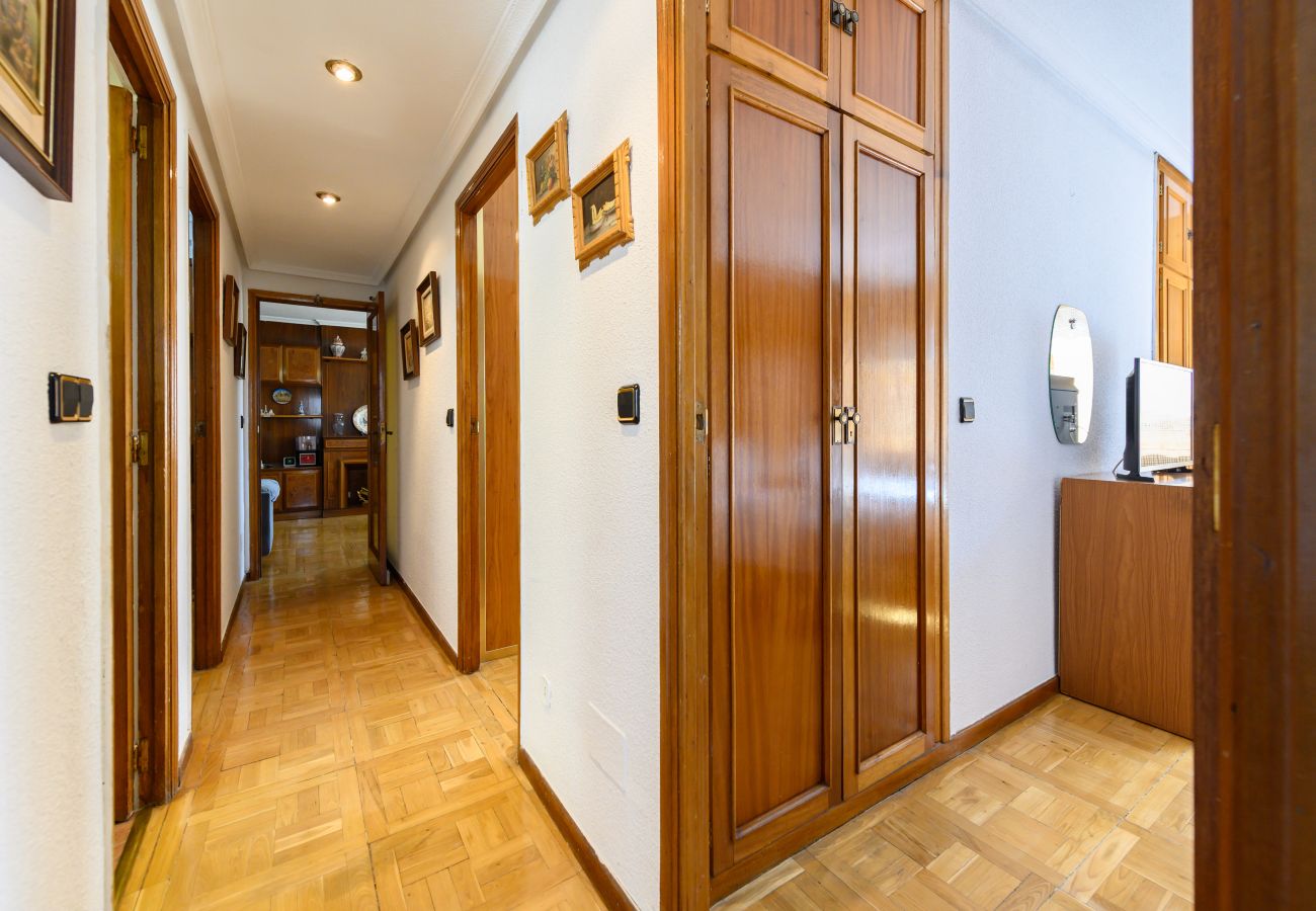 Apartamento en Madrid - M (SVI166B) Amplio y luminoso piso de 3 dormitorio