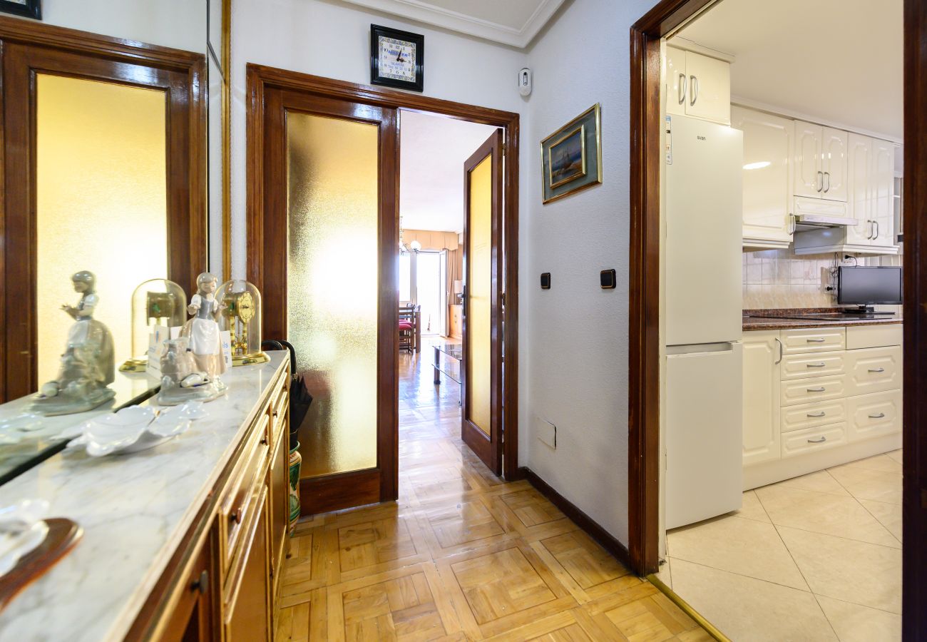 Apartamento en Madrid - M (SVI166B) Amplio y luminoso piso de 3 dormitorio