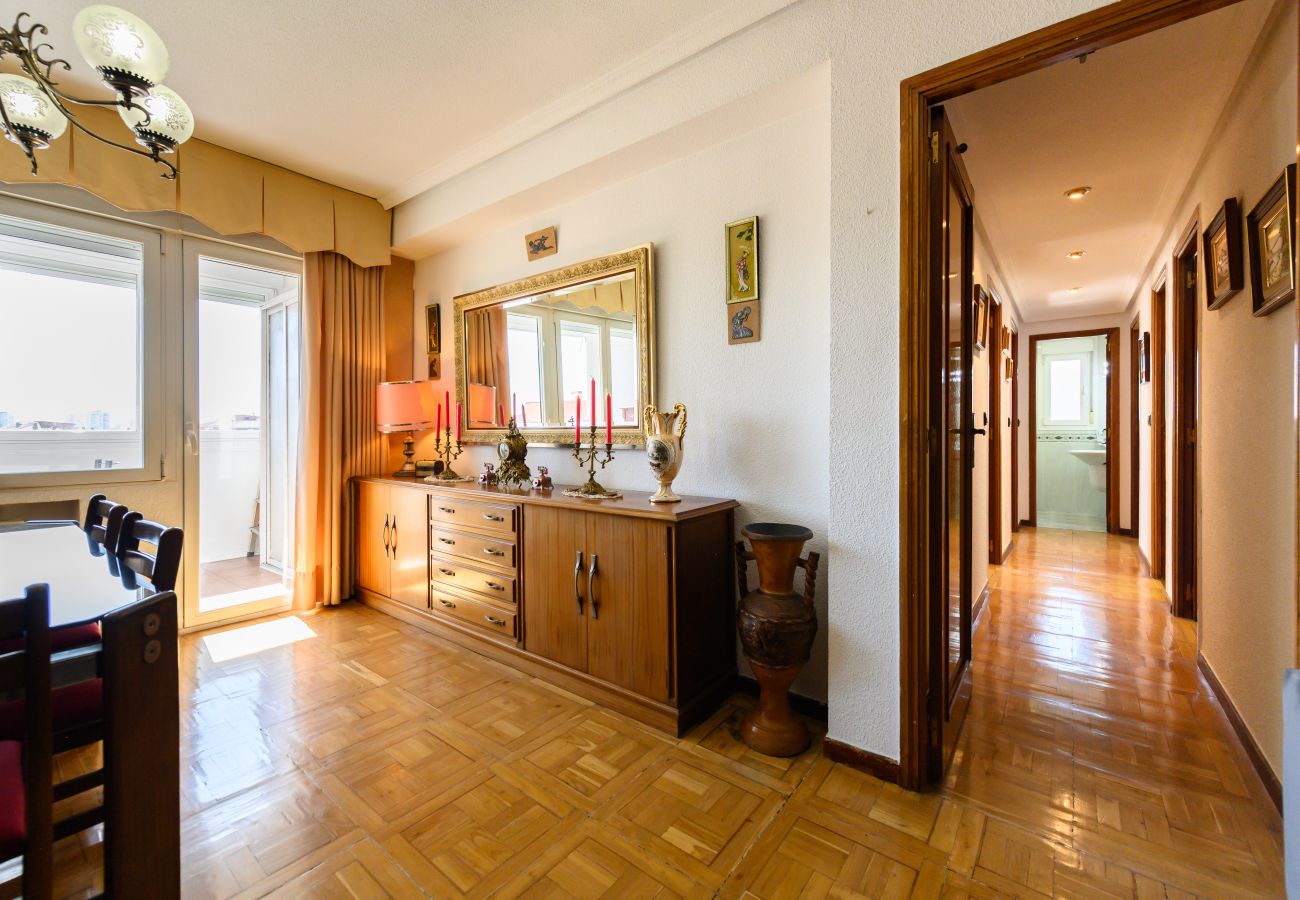 Apartamento en Madrid - M (SVI166B) Amplio y luminoso piso de 3 dormitorio