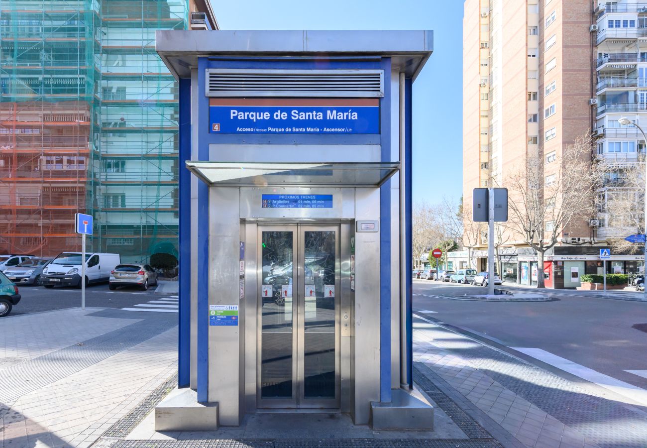 Apartamento en Madrid - M (SVI166B) Amplio y luminoso piso de 3 dormitorio