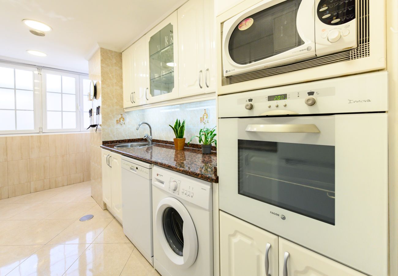 Apartamento en Madrid - M (SVI166B) Amplio y luminoso piso de 3 dormitorio