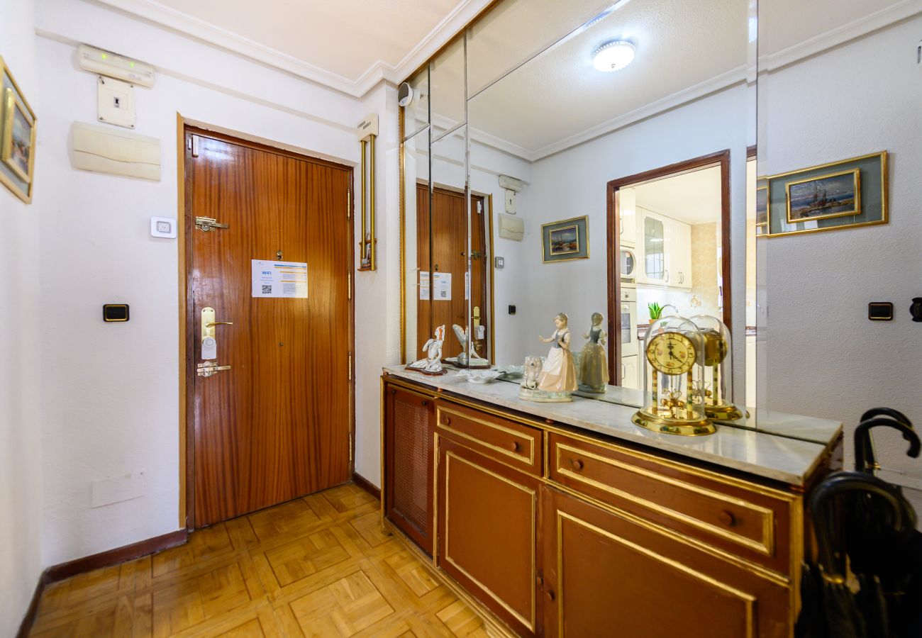 Apartamento en Madrid - M (SVI166B) Amplio y luminoso piso de 3 dormitorio