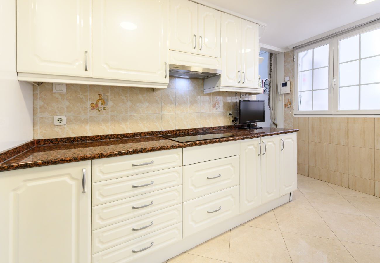 Apartamento en Madrid - M (SVI166B) Amplio y luminoso piso de 3 dormitorio