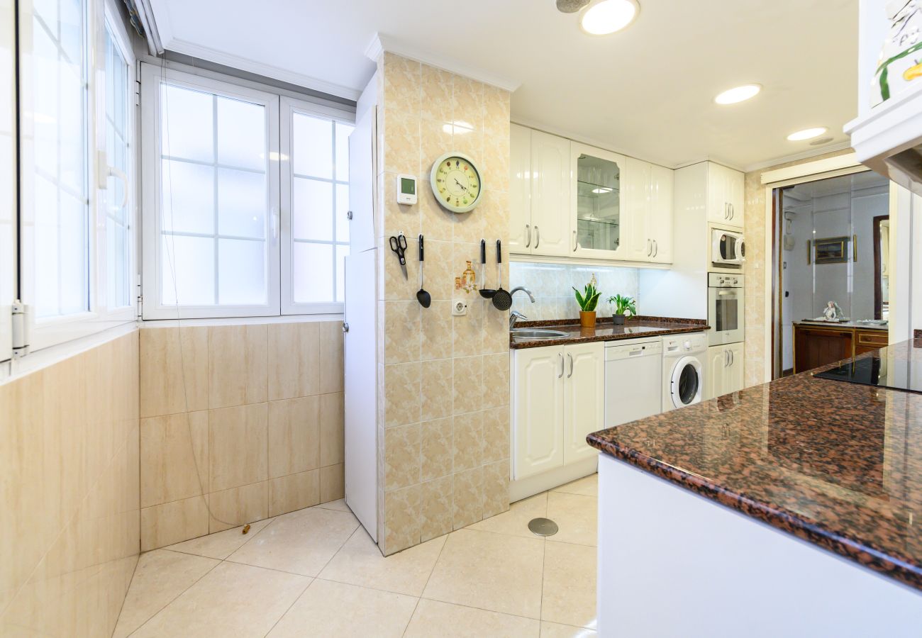 Apartamento en Madrid - M (SVI166B) Amplio y luminoso piso de 3 dormitorio