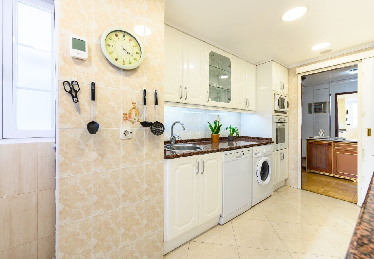 Apartamento en Madrid - M (SVI166B) Amplio y luminoso piso de 3 dormitorio