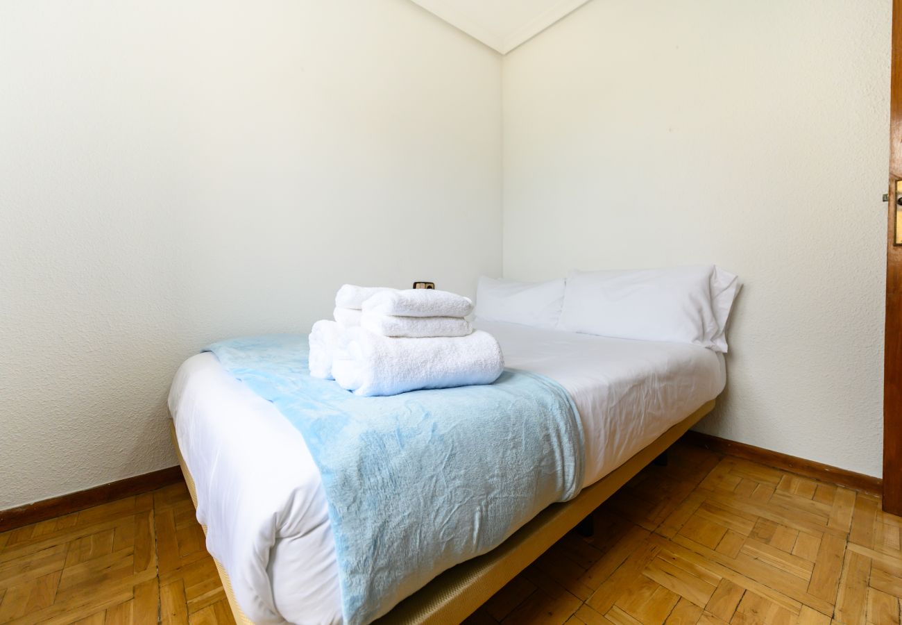 Apartamento en Madrid - M (SVI166B) Amplio y luminoso piso de 3 dormitorio
