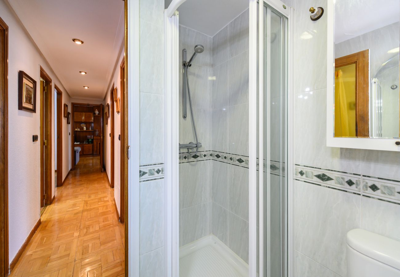 Apartamento en Madrid - M (SVI166B) Amplio y luminoso piso de 3 dormitorio