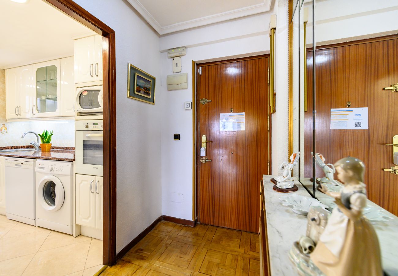 Apartamento en Madrid - M (SVI166B) Amplio y luminoso piso de 3 dormitorio