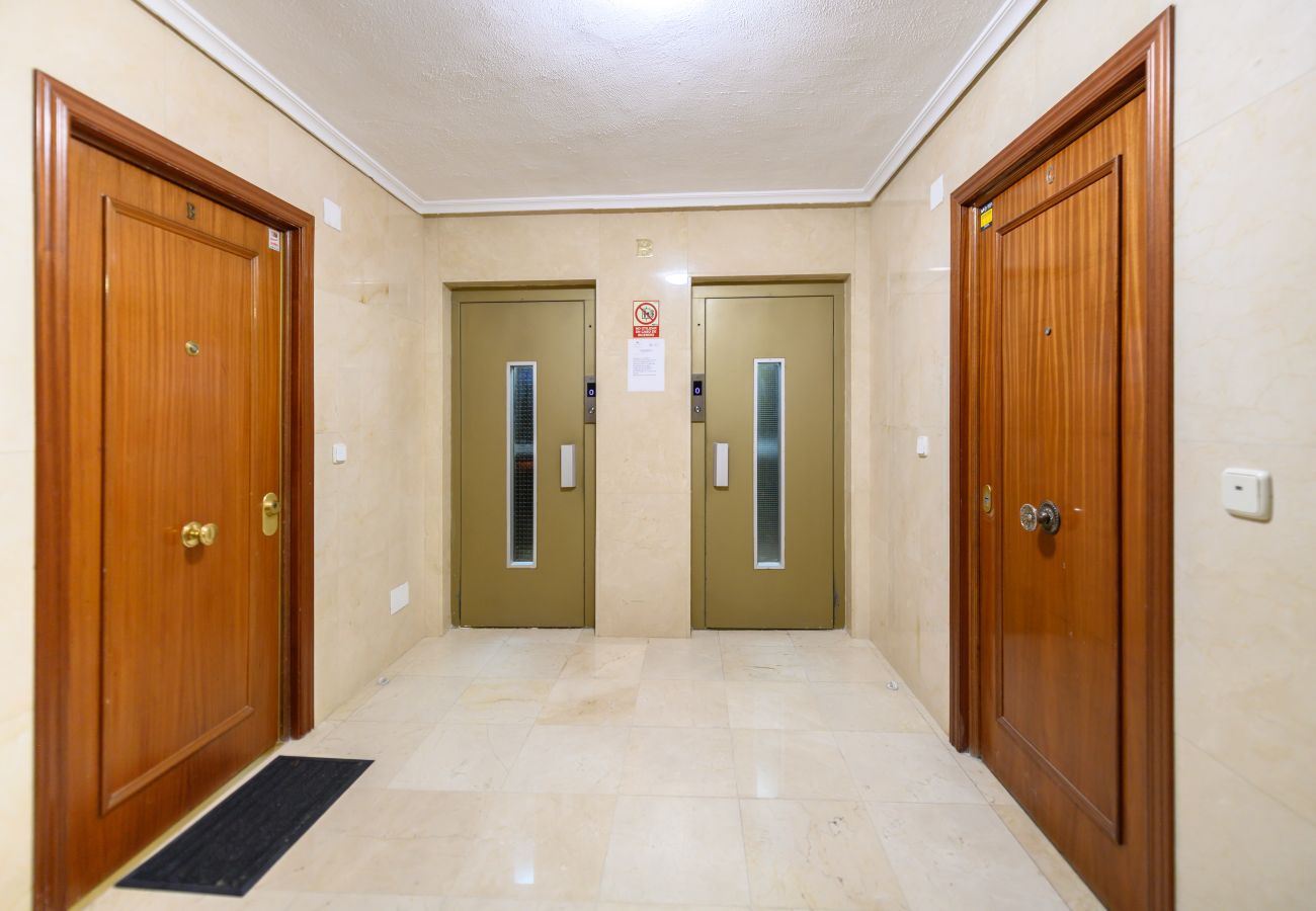 Apartamento en Madrid - M (SVI166B) Amplio y luminoso piso de 3 dormitorio