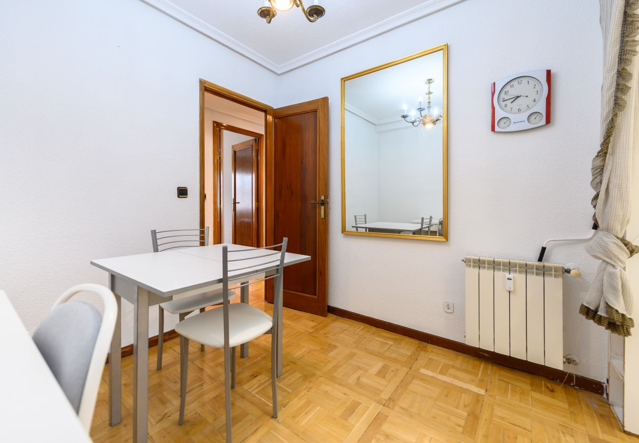 Apartamento en Madrid - M (SVI166B) Amplio y luminoso piso de 3 dormitorio