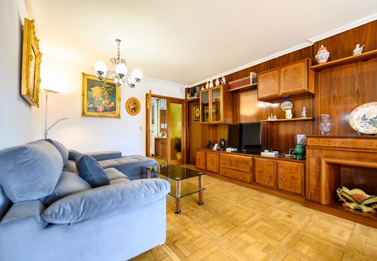 Apartamento en Madrid - M (SVI166B) Amplio y luminoso piso de 3 dormitorio
