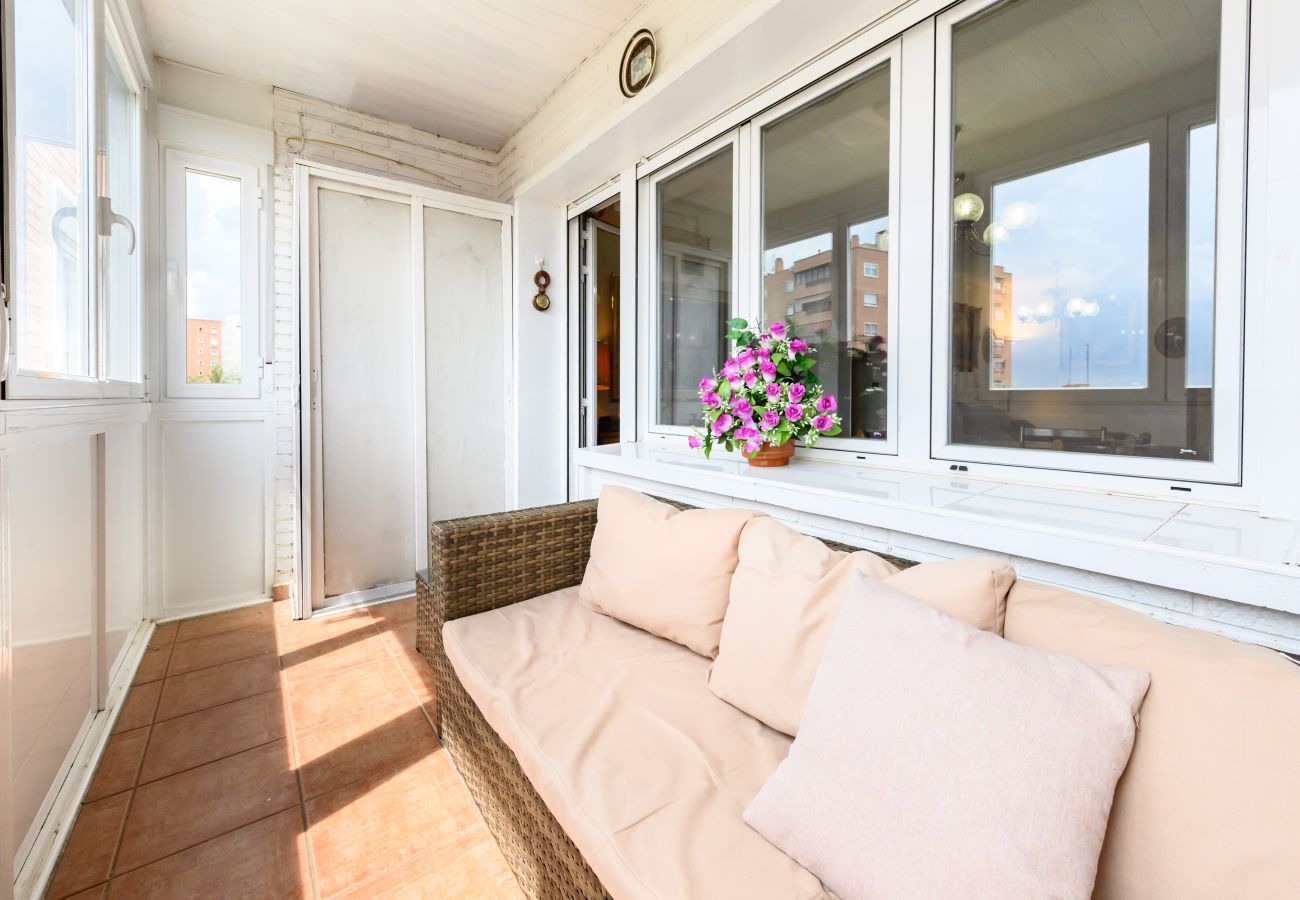 Apartamento en Madrid - M (SVI166B) Amplio y luminoso piso de 3 dormitorio
