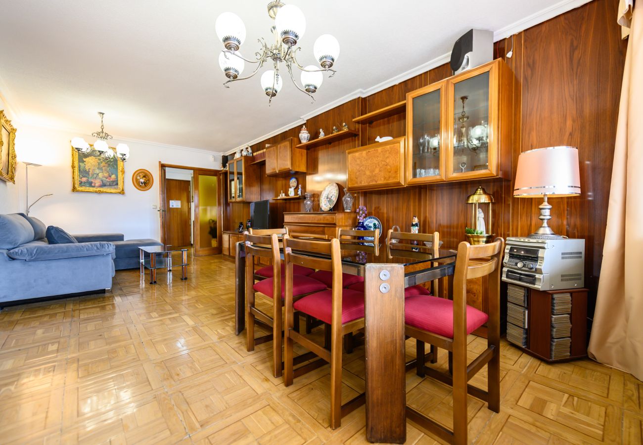 Apartamento en Madrid - M (SVI166B) Amplio y luminoso piso de 3 dormitorio
