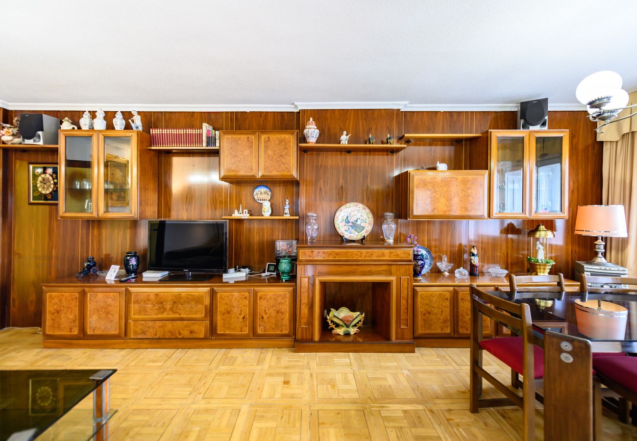 Apartamento en Madrid - M (SVI166B) Amplio y luminoso piso de 3 dormitorio