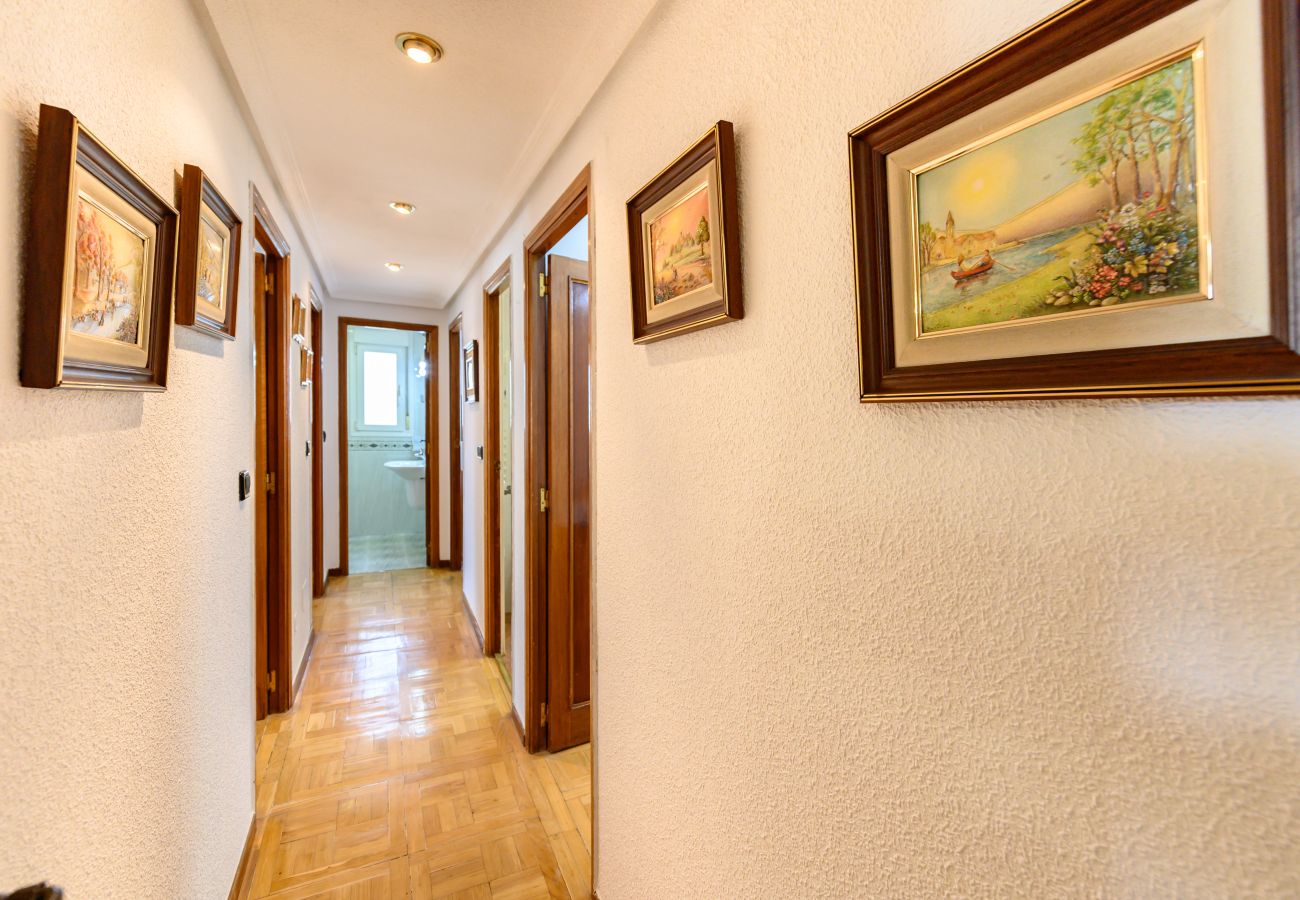 Apartamento en Madrid - M (SVI166B) Amplio y luminoso piso de 3 dormitorio