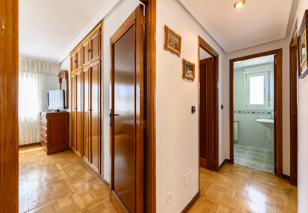 Apartamento en Madrid - M (SVI166B) Amplio y luminoso piso de 3 dormitorio
