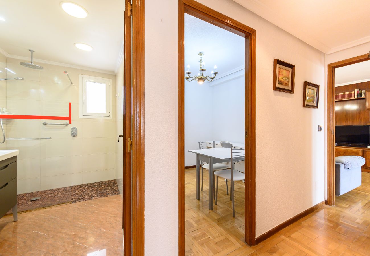Apartamento en Madrid - M (SVI166B) Amplio y luminoso piso de 3 dormitorio
