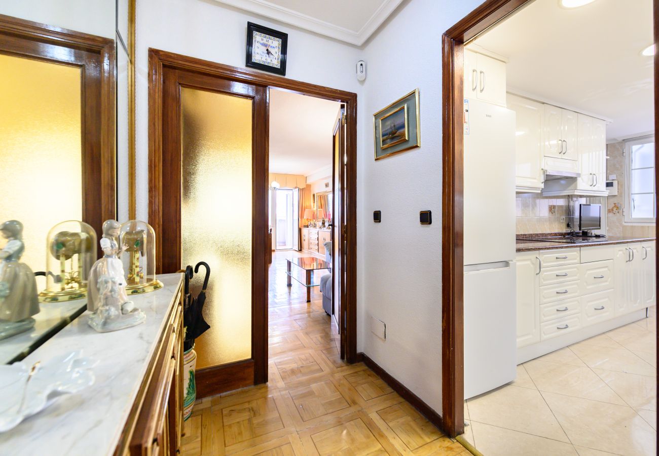Apartamento en Madrid - M (SVI166B) Amplio y luminoso piso de 3 dormitorio