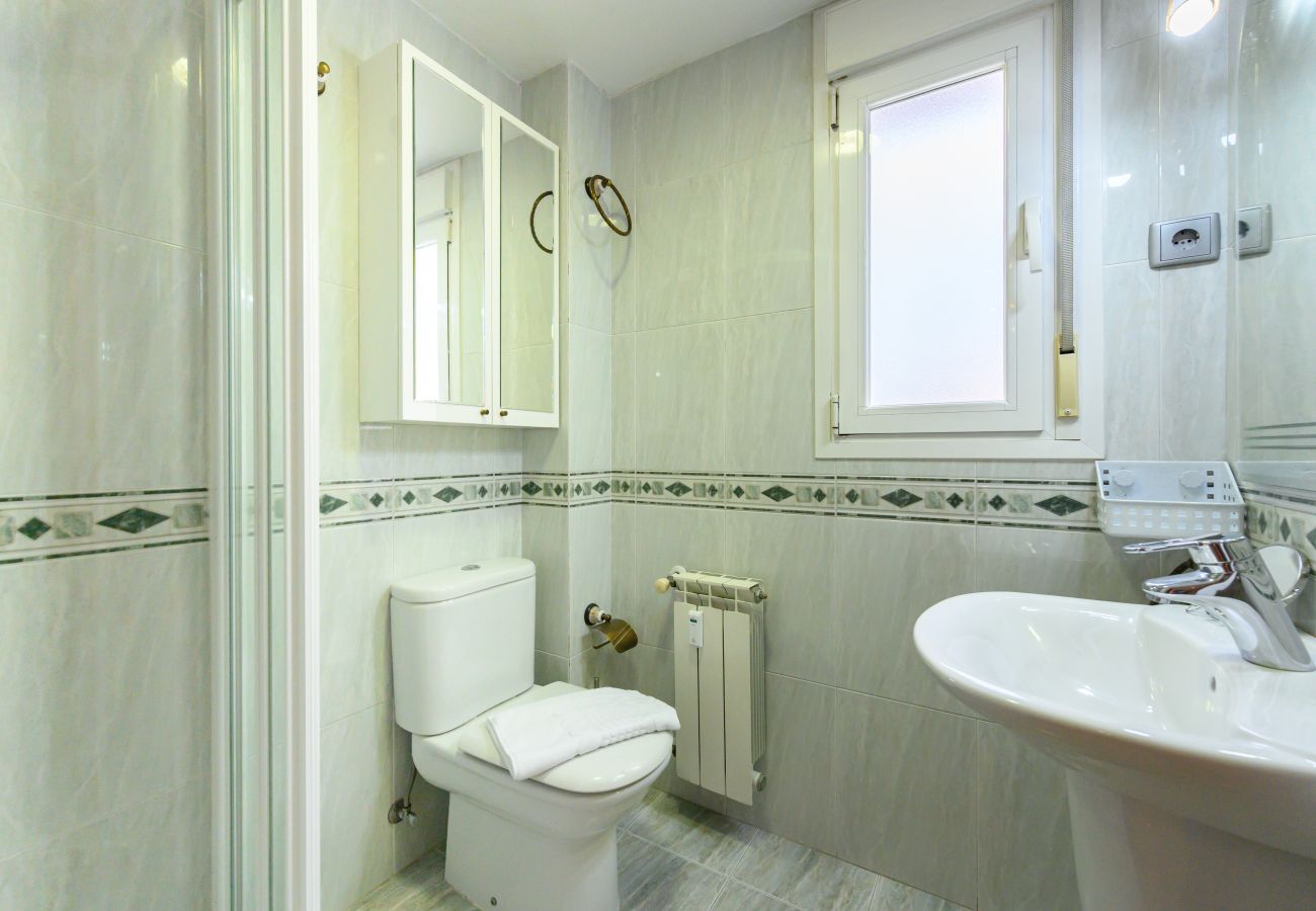 Apartamento en Madrid - M (SVI166B) Amplio y luminoso piso de 3 dormitorio