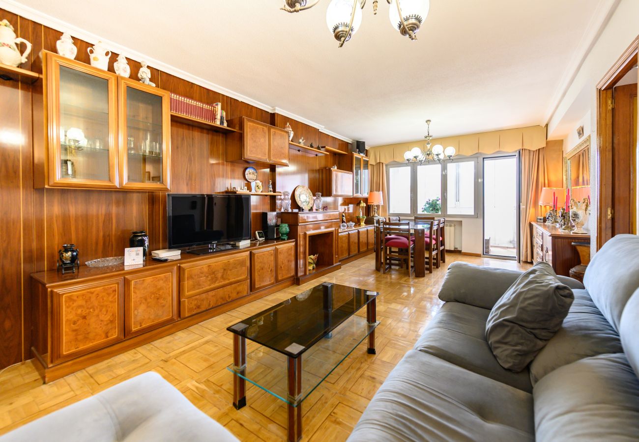 Apartamento en Madrid - M (SVI166B) Amplio y luminoso piso de 3 dormitorio