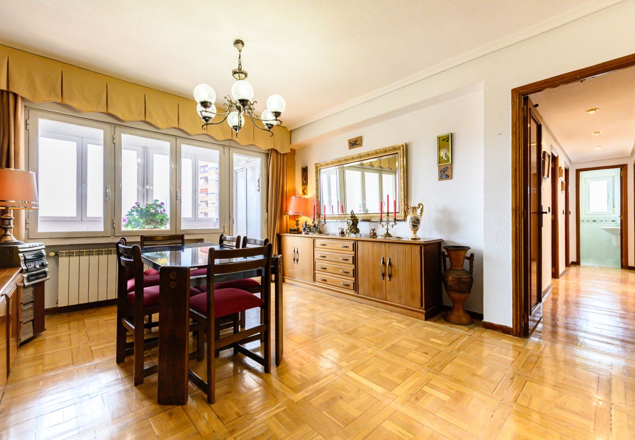 Apartamento en Madrid - M (SVI166B) Amplio y luminoso piso de 3 dormitorio