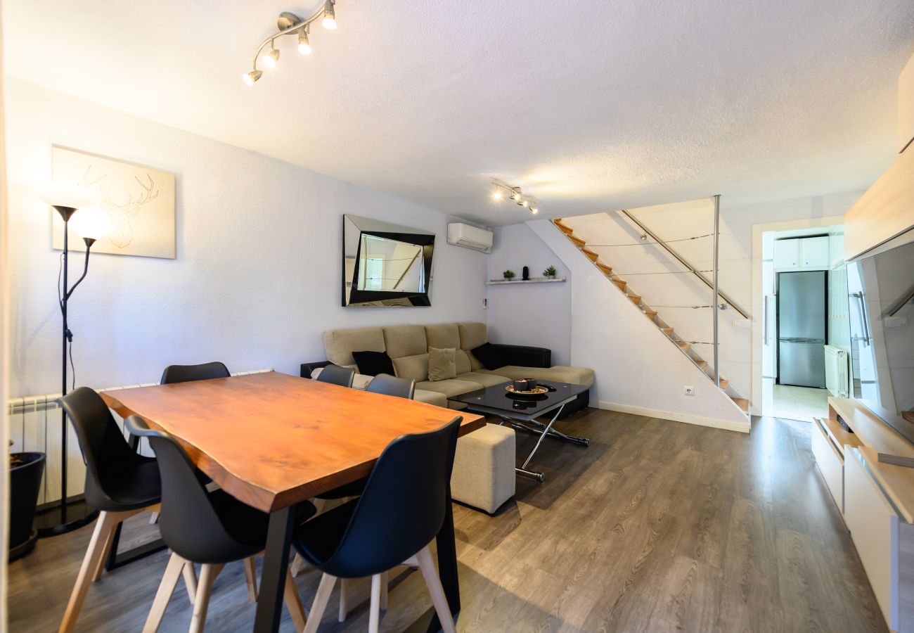 Chalet en Madrid - M (SAB52) Amplio Chalet 3 dormitorios y terraza