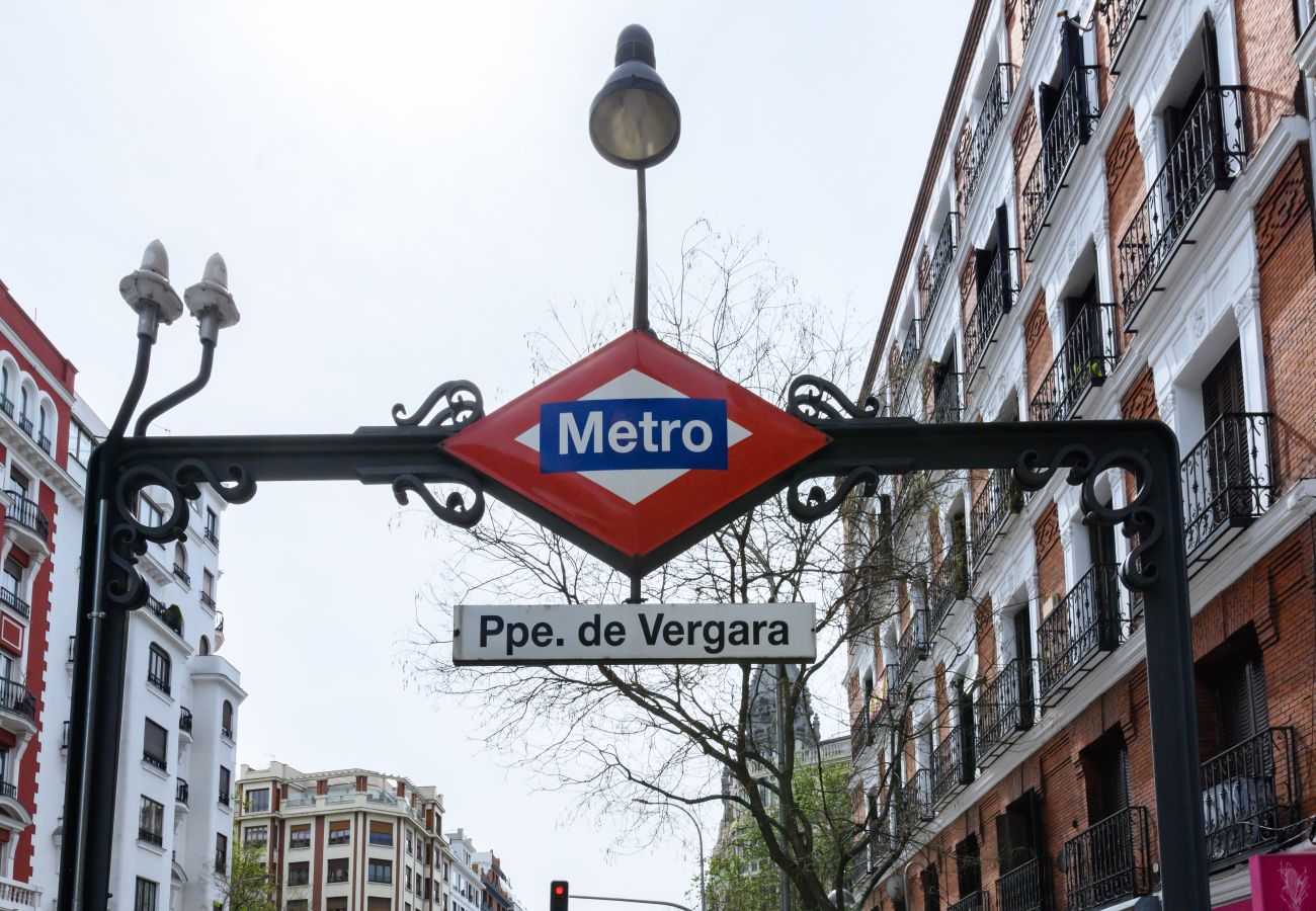 Apartamento en Madrid - M (DDS1014) Piso de 2 dormitorios en Goya, Barrio